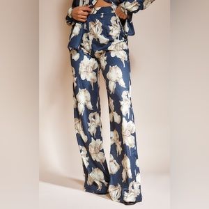 Pretty Little Thing | Navy Floral Print Woven Wide Leg Pants